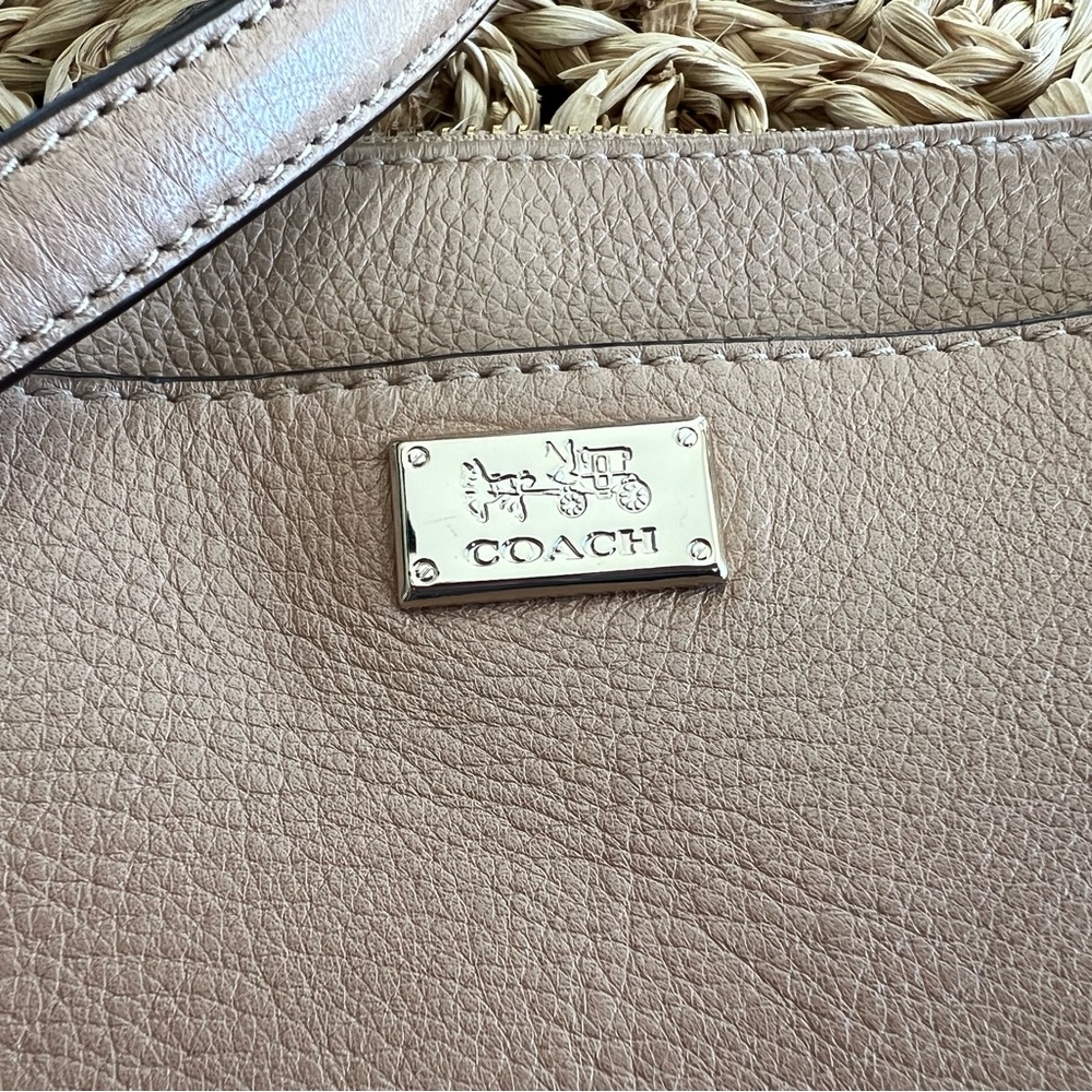 HP 🎉🎉🎉🎉Coach Tan Pebble Leather Women's Bag - Picture 2 of 6